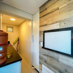 Apartamento com 124m², 3 dormitórios, 3 suítes, 2 vagas no Lê Classic em Torres para Comprar