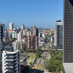 Apartamento com 108m², 3 dormitórios, 3 suítes, 2 vagas no Urban em Torres para Comprar