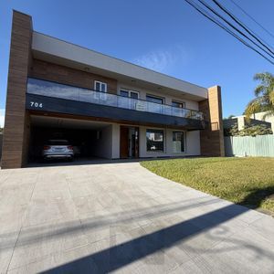 Excelente Residência de Alto padrão localizada no Condomínio Terra Ville.