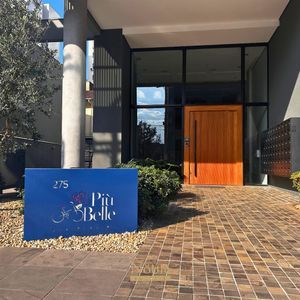 Apartamento com 92m², 3 dormitórios, 1 suíte, 2 vagas no Più Belle Residencial em Torres para Comprar