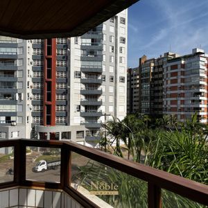 Apartamento com 155m², 3 dormitórios, 1 suíte, 1 vaga no Edificio Villa Itaparica em Torres para Comprar