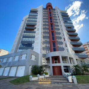 Apartamento com 180m², 3 dormitórios, 1 suíte, 2 vagas no Debret em Torres para Comprar