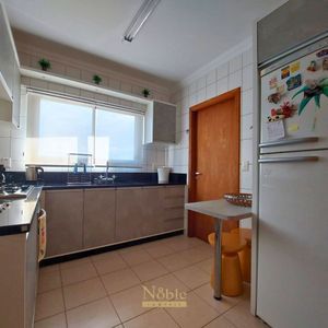 Apartamento com 131m², 3 dormitórios, 1 suíte, 2 vagas no Torre do Sol em Torres para Comprar