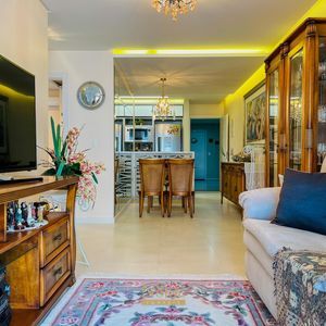 Apartamento com 84m², 2 dormitórios, 1 suíte, 2 vagas no Dom Raphael em Torres para Comprar