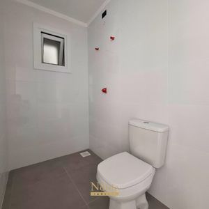 Apartamento com 74m², 2 dormitórios, 1 suíte, 1 vaga no Residencial Acrópole em Torres para Comprar