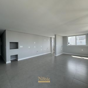 Apartamento com 77m², 2 dormitórios, 1 suíte, 2 vagas no Maui Residencial em Torres para Comprar