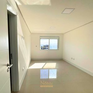 Apartamento com 212m², 4 dormitórios, 4 suítes, 3 vagas no Golden Tower em Torres para Comprar