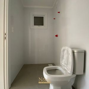 Apartamento com 84m², 2 dormitórios, 1 suíte, 1 vaga no Residencial Acrópole em Torres para Comprar