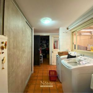 Apartamento com 269m², 4 dormitórios, 3 suítes, 2 vagas no Edificio Santa Helena em Torres para Comprar