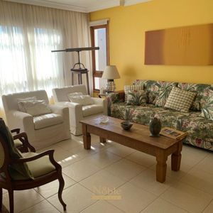 Apartamento com 180m², 3 dormitórios, 1 suíte, 2 vagas no Debret em Torres para Comprar