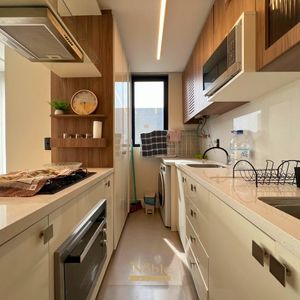 Apartamento com 64m², 2 dormitórios, 1 suíte, 1 vaga no Aston em Torres para Comprar