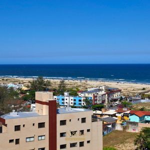 Apartamento com 98m², 3 dormitórios, 1 suíte, 3 vagas no Metropolitan em Torres para Comprar