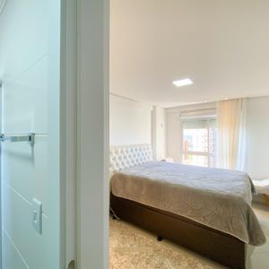 Apartamento com 120m², 4 dormitórios, 1 suíte, 2 vagas no Michelângelo em Torres para Comprar