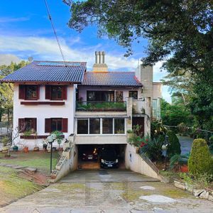 RESIDÊNCIA COM 6 DORMITÓRIOS NO PARQUE KNNOR!