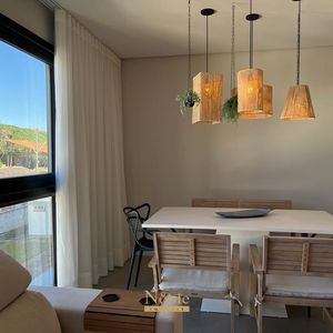 Apartamento com 74m², 2 dormitórios, 1 suíte, 2 vagas no Essenza em Torres para Comprar