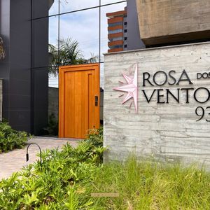 Apartamento com 97m², 2 dormitórios, 2 suítes, 1 vaga no Rosa dos Ventos em Torres para Comprar