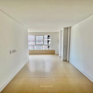 Apartamento com 84m², 2 dormitórios, 1 suíte, 1 vaga no San Pietro em Torres para Comprar