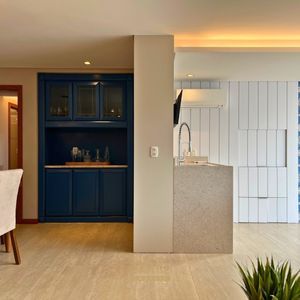 Apartamento com 180m², 3 dormitórios, 1 suíte, 2 vagas no Debret em Torres para Comprar