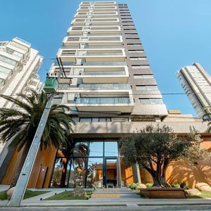 Apartamento com 113m², 3 dormitórios, 1 suíte, 2 vagas no Vista Mare em Torres para Comprar