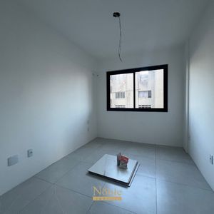 Apartamento com 72m², 2 dormitórios, 1 suíte, 1 vaga no Towers Trade Center em Torres para Comprar