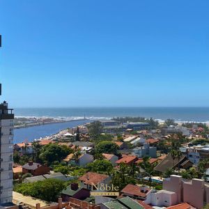 Apartamento com 93m², 2 dormitórios, 2 suítes, 2 vagas no Bella Vita em Torres para Comprar