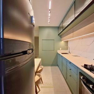 Apartamento com 76m², 2 dormitórios, 1 suíte, 2 vagas no Vesta em Torres para Comprar