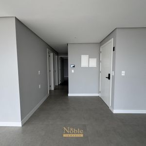 Apartamento com 108m², 3 dormitórios, 1 suíte, 2 vagas no Maui Residencial em Torres para Comprar