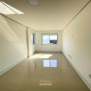 Apartamento com 212m², 4 dormitórios, 4 suítes, 3 vagas no Golden Tower em Torres para Comprar