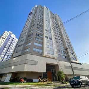 Apartamento com 120m², 4 dormitórios, 1 suíte, 2 vagas no Michelângelo em Torres para Comprar