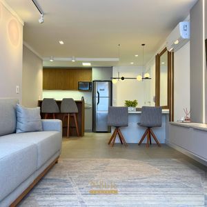 Apartamento com 71m², 2 dormitórios, 1 suíte, 2 vagas no Residencial DI Capri em Torres para Comprar