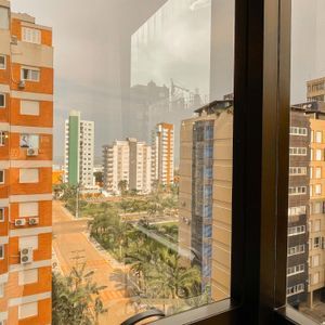 Apartamento com 103m², 3 dormitórios, 3 suítes, 2 vagas no Absoluto em Torres para Comprar