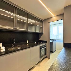 Apartamento com 50m², 1 dormitório, 1 suíte, 2 vagas no Maui Residencial em Torres para Comprar