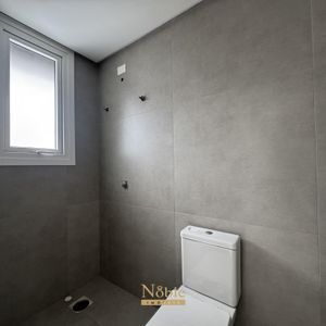 Apartamento com 90m², 2 dormitórios, 2 suítes, 2 vagas no Maui Residencial em Torres para Comprar