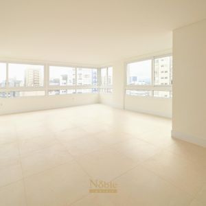 Apartamento com 130m², 3 dormitórios, 1 suíte, 2 vagas no Monterrey em Torres para Comprar
