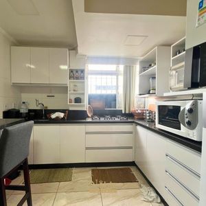 Apartamento com 63m², 2 dormitórios, 1 suíte, 1 vaga no Goulart em Torres para Comprar