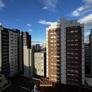 Apartamento com 90m², 2 dormitórios, 2 suítes, 1 vaga no Maui Residencial em Torres para Comprar