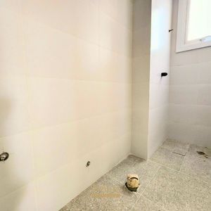 Apartamento com 119m², 3 dormitórios, 3 suítes, 2 vagas no La Vistara em Torres para Comprar