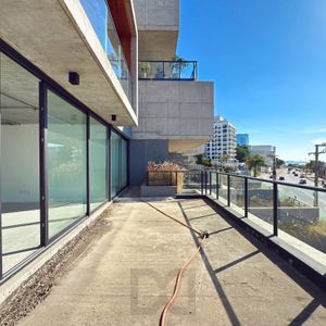 Belíssimo apartamento com projeto diferenciado e vista deslumbrante para o pôr do sol.