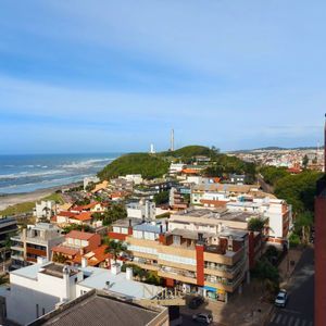 Apartamento com 120m², 3 dormitórios, 3 suítes, 2 vagas no La Vistara em Torres para Comprar
