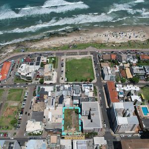 Apartamento com 89m², 2 dormitórios, 1 suíte, 2 vagas no POSH em Torres para Comprar