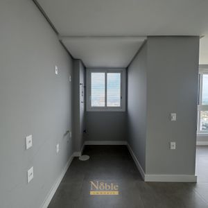 Apartamento com 108m², 3 dormitórios, 1 suíte, 2 vagas no Maui Residencial em Torres para Comprar