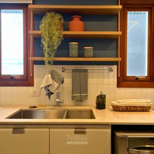 Apartamento com 180m², 3 dormitórios, 1 suíte, 2 vagas no Debret em Torres para Comprar