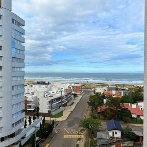 Apartamento com 180m², 3 dormitórios, 1 suíte, 2 vagas no Debret em Torres para Comprar