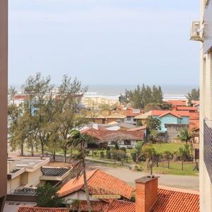 Apartamento com 121m², 3 dormitórios, 1 suíte, 1 vaga no Ile de France em Torres para Comprar