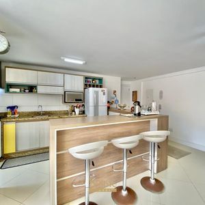 Apartamento com 120m², 4 dormitórios, 1 suíte, 2 vagas no Michelângelo em Torres para Comprar