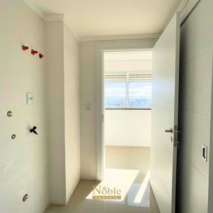 Apartamento com 212m², 4 dormitórios, 4 suítes, 3 vagas no Golden Tower em Torres para Comprar