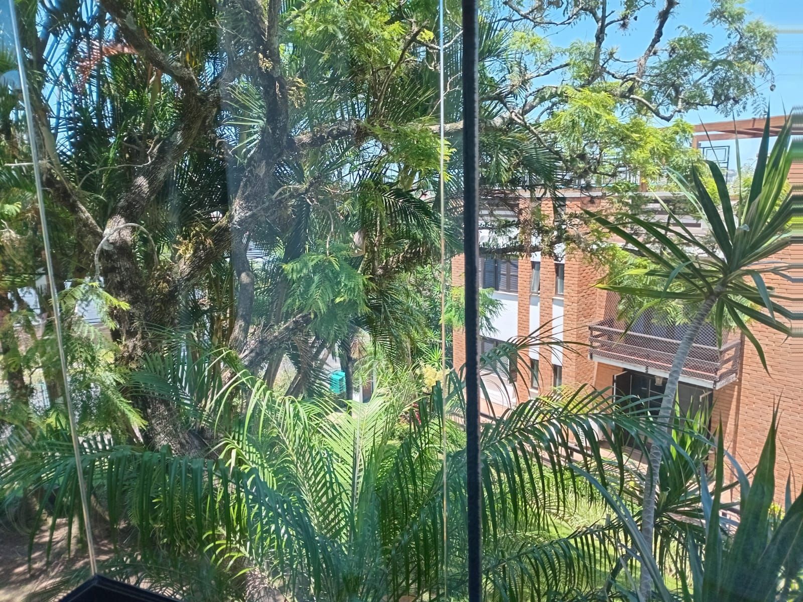 Ótimo apartamento Garden, 3 dormitórios, 1 suíte, lareira, sacada, no bairro Cristal. — foto 30