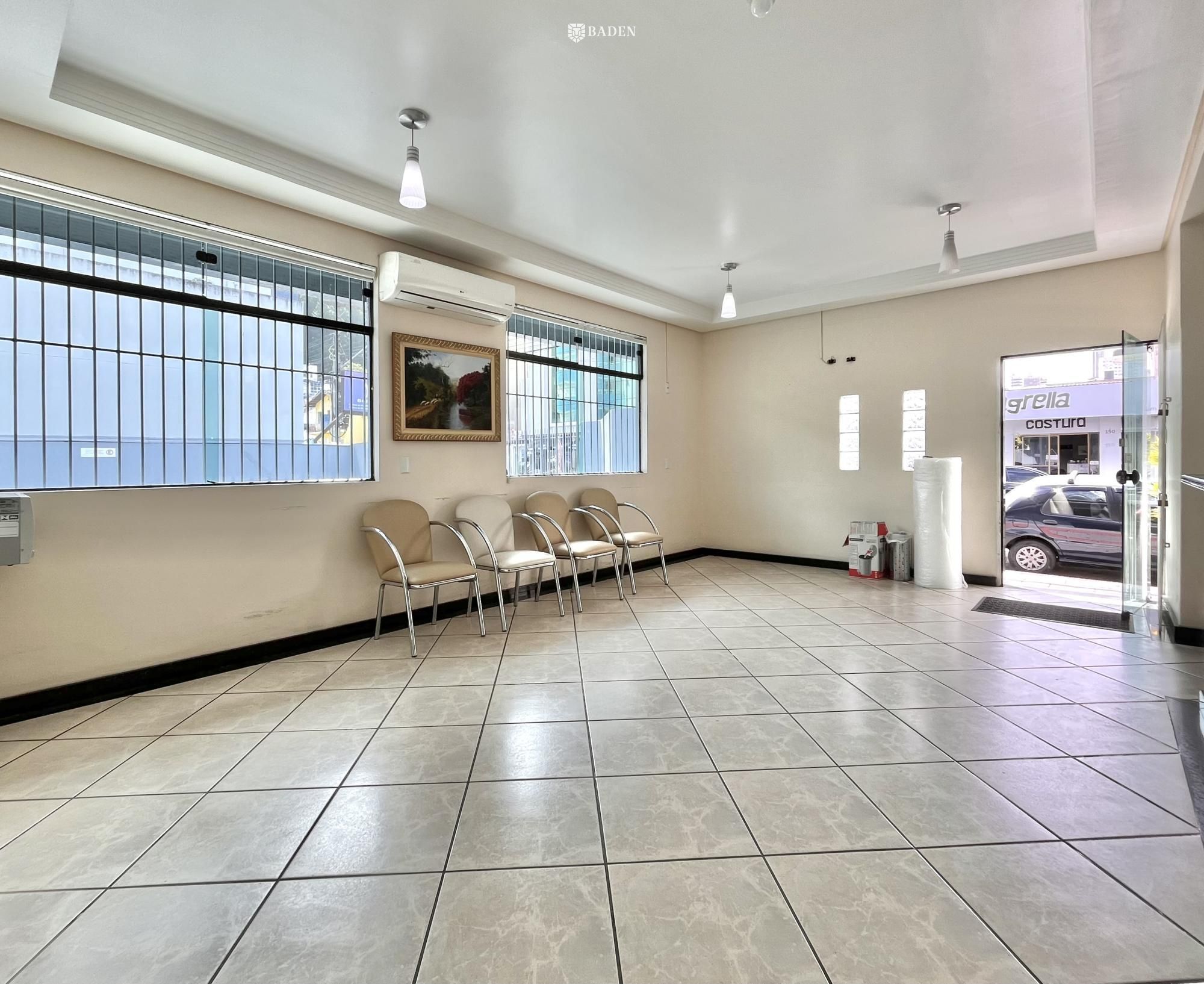 Ponto Comercial com 8 Salas