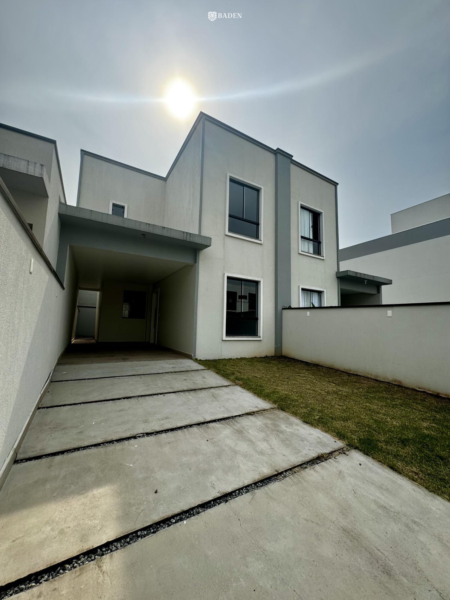 Casa / Sobrado / 3 Dormitórios / Balneário Camboriú