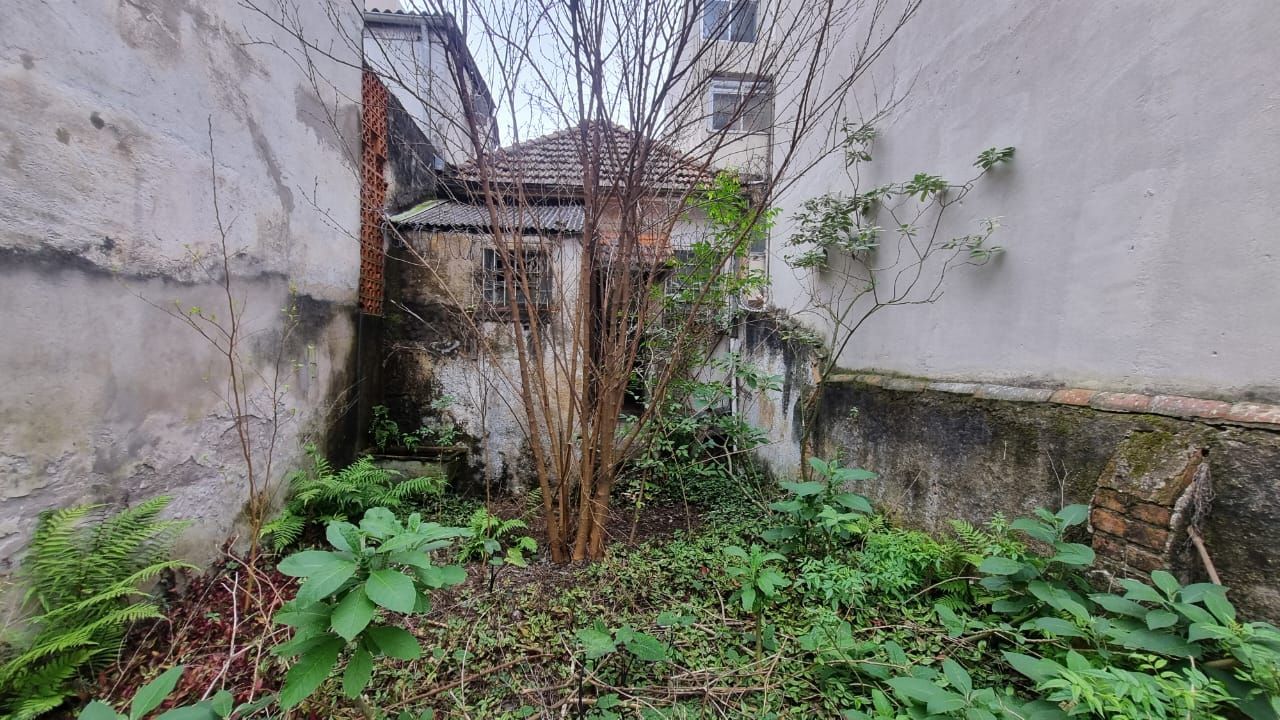 ótima casa transformada em comercial, com 3 salas, banho social, cozinha, pátio, em localização privilegiada no bairro. — foto 17